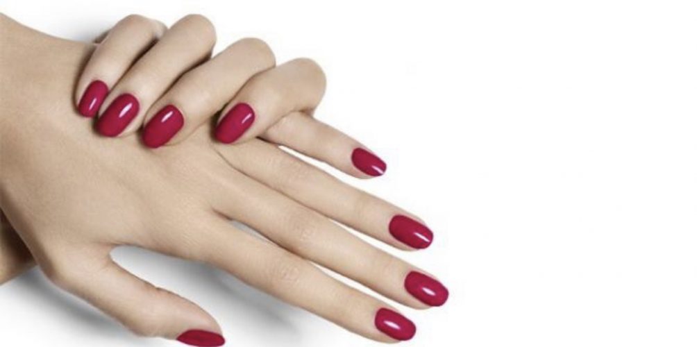 اصنعيها في منزلك.. وصفة لتطويل الأظافر في أسبوع!