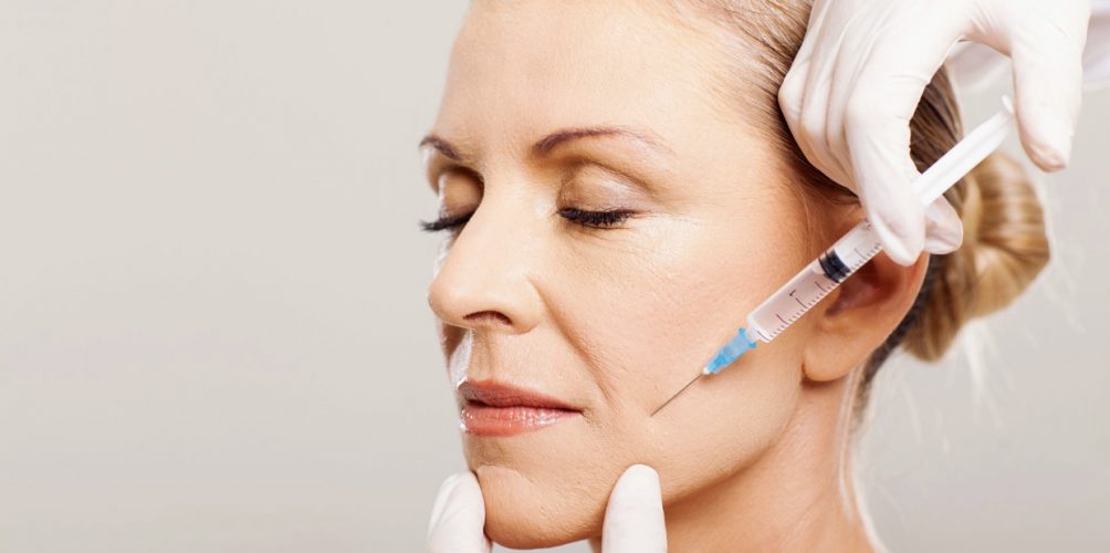 بعيدا عن التجميل.. خطوات بسيطة تحمي بشرتك من الشيخوخة