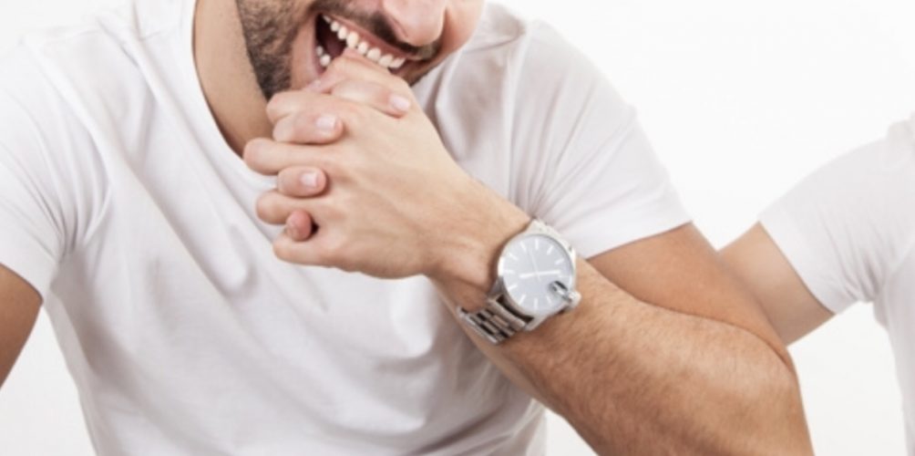 قام بعضها.. رجل يقتل زوجته بطريقة صادمة