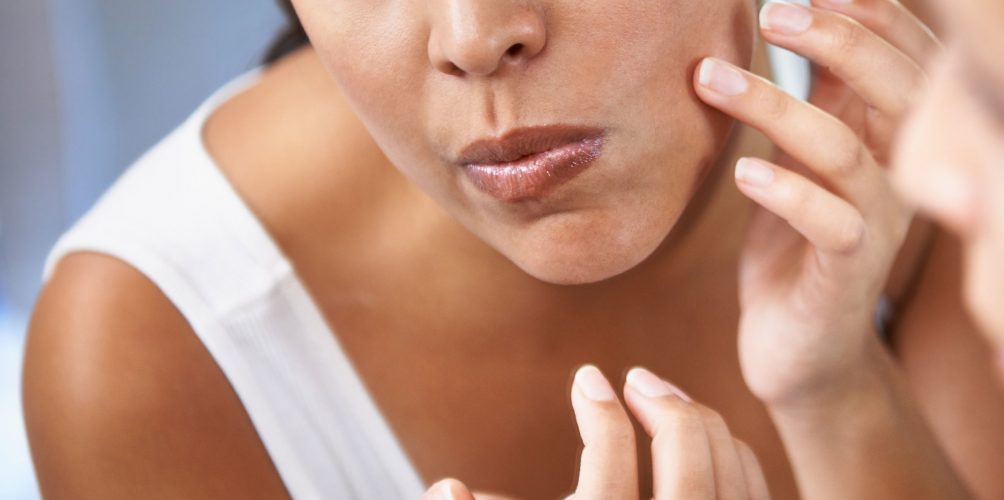 خبراء يحذرون من انتشار بكتيريا آكلة اللحوم في بعض مراكز التجميل