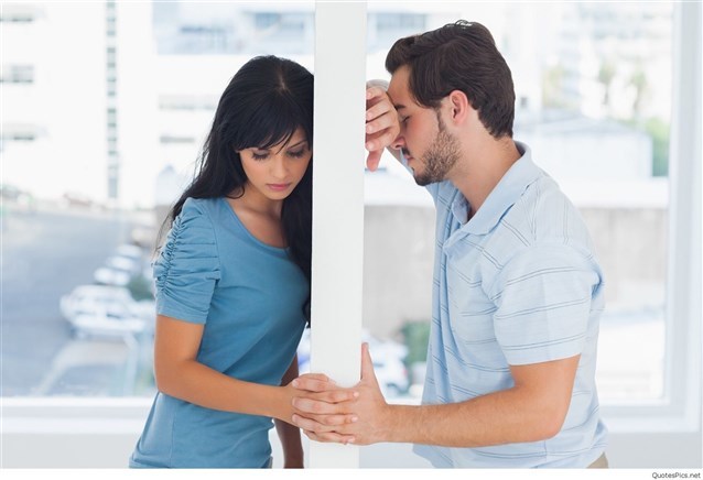 دراسة: الأزواج يشعرون بالضغط عندما يعتمدون بشكل كبير على زوجاتهم في الإنفاق على المنزل