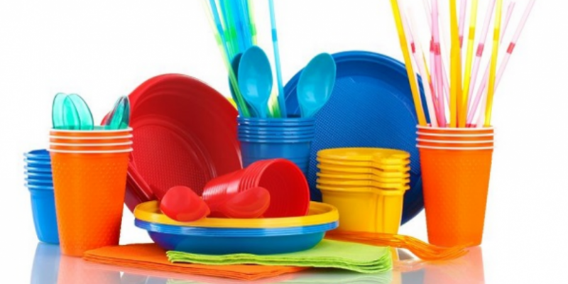 علماء: طهو الطعام باستخدام أدوات بلاستيكية مضر بالصحة