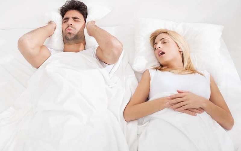 الشخير وعلاقته بالسرطان عند النساء.. علماء يكشفون الرابط!