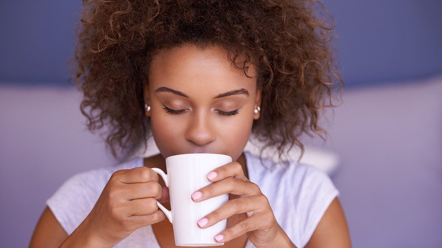 لها فوائد صحية هامة.. شرب القهوة يساعد على العيش لفترة أطول