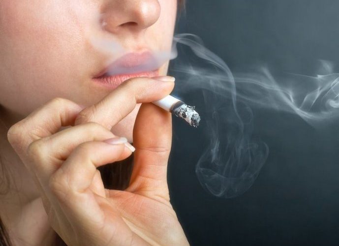 الإقلاع عن التدخين.. النساء يواجهن صعوبة في ذلك أكثر من الرجال!