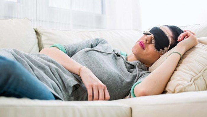 علماء يكشفون خطر النوم في النهار