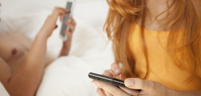 هي الأولى من نوعها.. دراسة مغربية مثيرة تكشف تأثير الهاتف المحمول على الأداء الجنسي