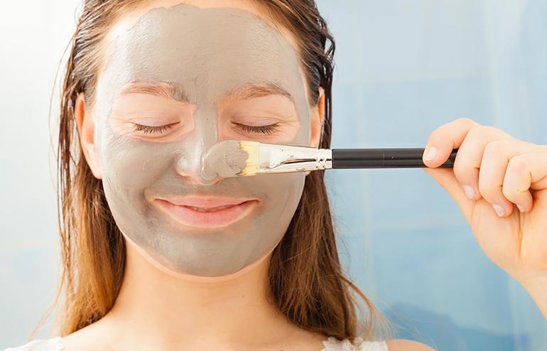 تحتوي على مواد ضارة.. مجلة ألمانية تحذر من استخدام ماسكات الوجه