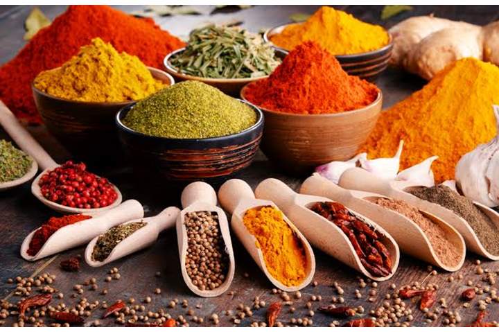 بينها الثوم والزنجبيل.. توابل مفيدة لصحة قلبك