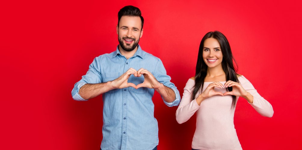 دراسة: النساء اللواتي يرغبن في الحمل وإنجاب الأطفال ينجذبن إلى الرجل ذي الشارب واللحية