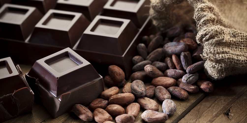 تحمي من الاكتئاب وتساهم في خفض الوزن.. باحثون ينصحون بتناول الشوكولا الداكنة