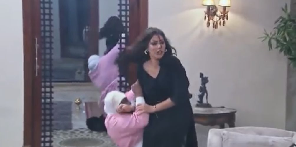 « خلي بالك من فيفي ».. ابتسام تسكت تفقد أعصابها (فيديو)