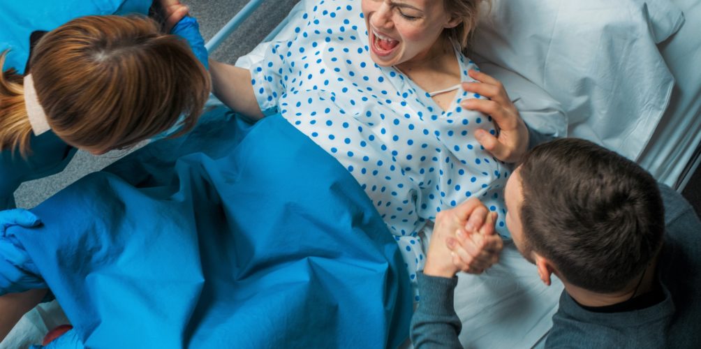 سواء كانت مصابة بعدوى كورونا أم لا.. منظمة الصحة العالمية تؤكد على حق المرأة في تجربة ولادة آمنة