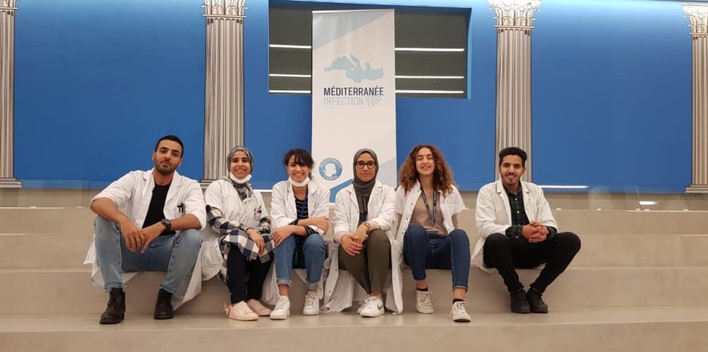 بعد زيارة ماكرون له.. السفارة المغربية في فرنسا تتصل بالباحثين المغاربة في معهد البروفيسور راوول وتعبر عن افتخارها بهم  