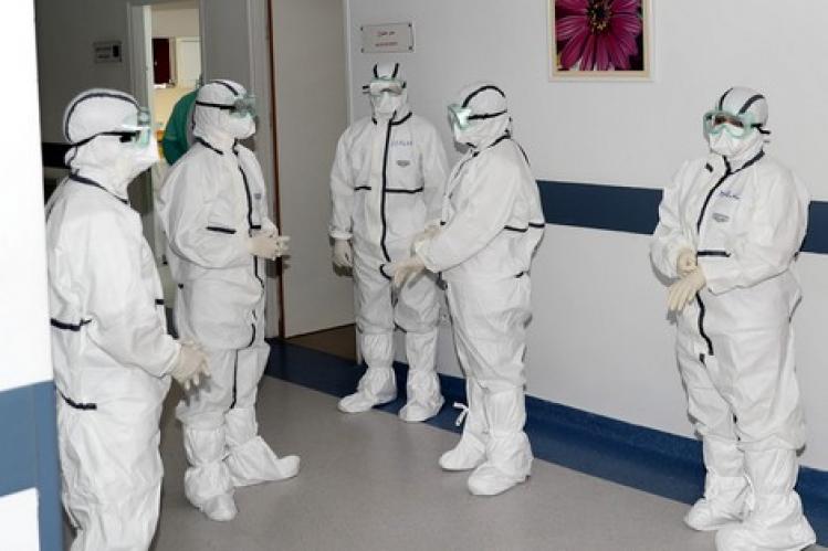 الحرب على كورونا.. الأطقم الطبية في خط الدفاع الأول