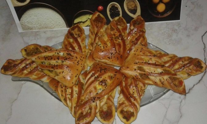 شهيوات رمضان.. فطائر معمرين بالكفتة