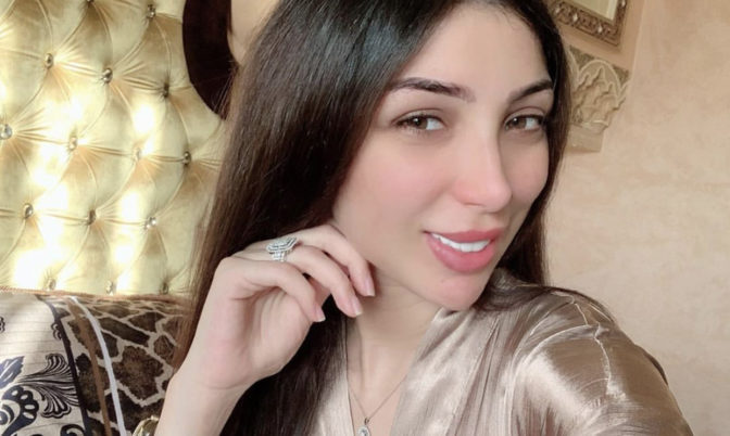 في بث مباشر على إنستغرام.. دنيا بطمة تؤكد حملها للمرة الثانية (فيديو)