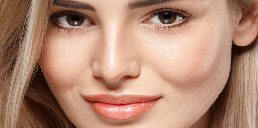 بمكونات طبيعية.. وصفة لنفخ الخدود في المنزل