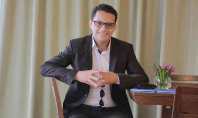 شرف بلاده.. أستراليا تختار شابا مغربيا للعمل على مشروع لدراسة الآثار الاقتصادية والاجتماعية لكورونا