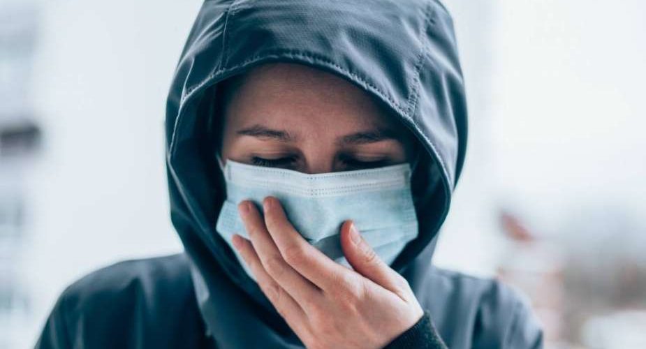 عند ارتداء الكمامة.. منظمة الصحة العالمية تحذر من هذه السلوكيات الضارة