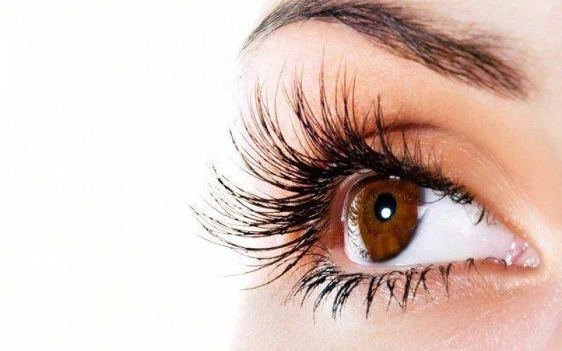لتكثيف الرموش.. جربي خلطة قشور الليمون