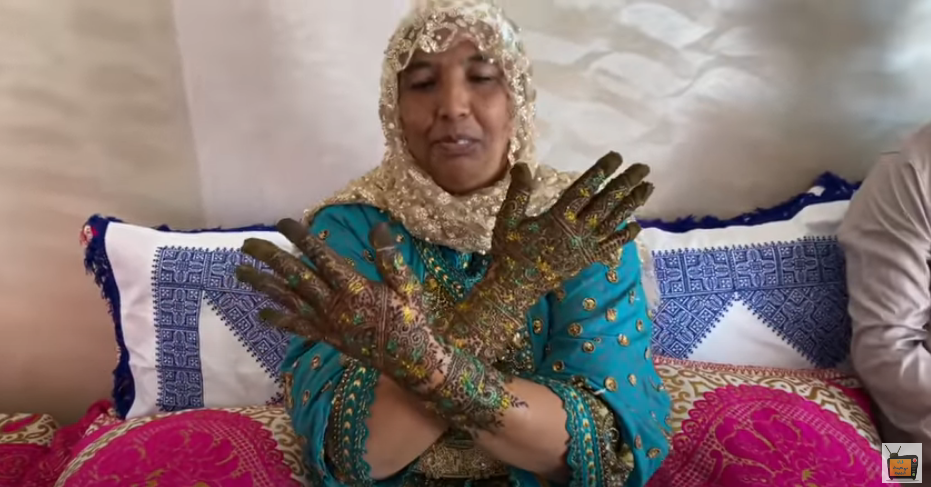 الحناني والقلب هاني.. « مي نعيمة » تحتفل بوصول قناتها على اليوتيوب لنصف مليون مشترك (فيديو)