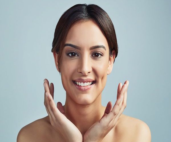 لتصغير مسامات الوجه.. جربي هذه الوصفة الفعالة!