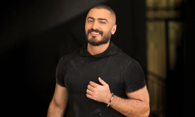 بعد انتشار أنباء عن إصابته بكورونا.. تامر حسني يرد (صورة)