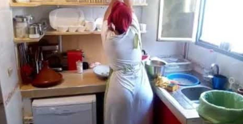 بسبب فيديوهات « روتيني اليومي ».. رجل يطعن مؤخرة زوجته 6 مرات