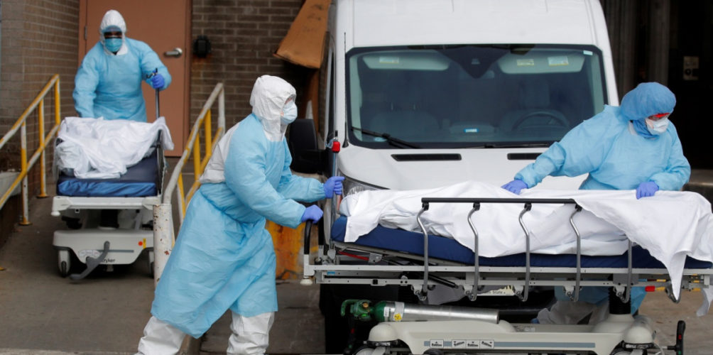 سلوك عدواني.. فيروس كورونا يمتلك طريقة للتمويه والخداع من أجل الدخول لخلايا الجسم