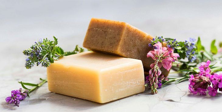 اصنعيها في منزلك.. صابونة طبيعية لتفتيح المناطق الحساسة