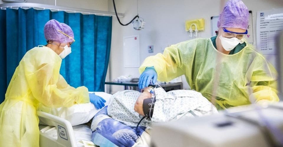 بنحو الثلث.. انخفاض معدل الوفاة بين مرضى كوفيد-19