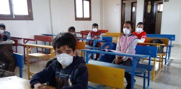 التلاميذ الذين يجب عليهم ارتداء الكمامة.. توضيحات مهمة لطبيب