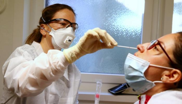 لماذا يفتك كورونا بالشباب وأشخاص أصحاء أيضا؟ أبحاث تجيب