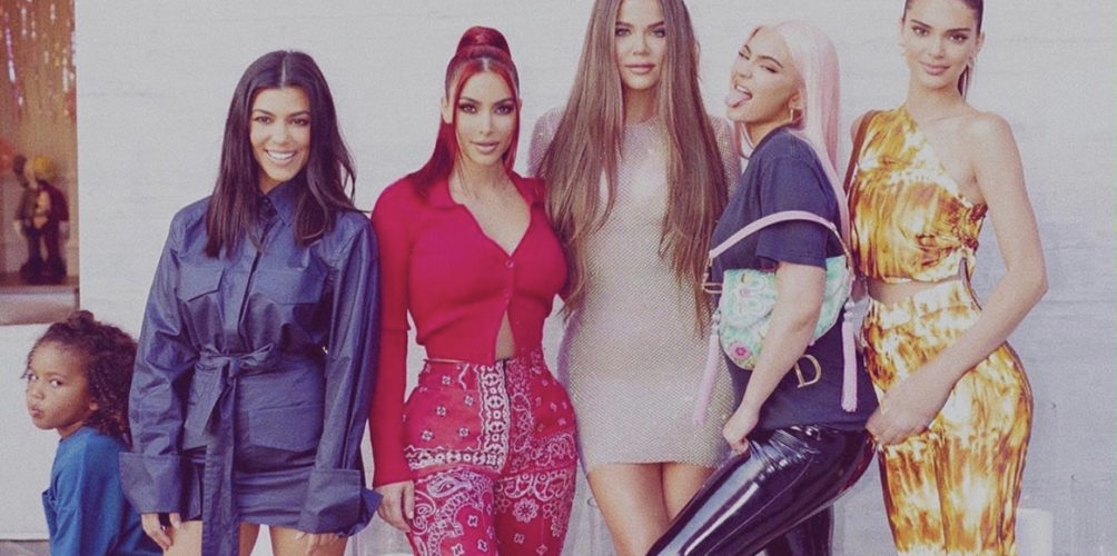 بعد 20 موسم.. كيم تعلن انتهاء عرض « كيبينغ آب ويد ذا كارداشيانز » (صورة)