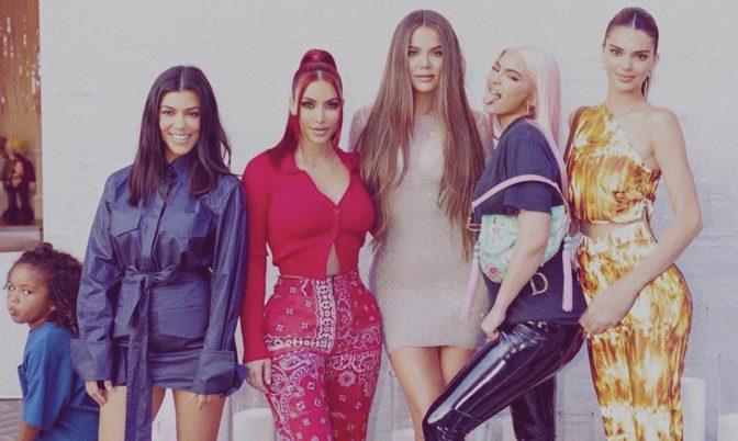 بعد 20 موسم.. كيم تعلن انتهاء عرض « كيبينغ آب ويد ذا كارداشيانز » (صورة)