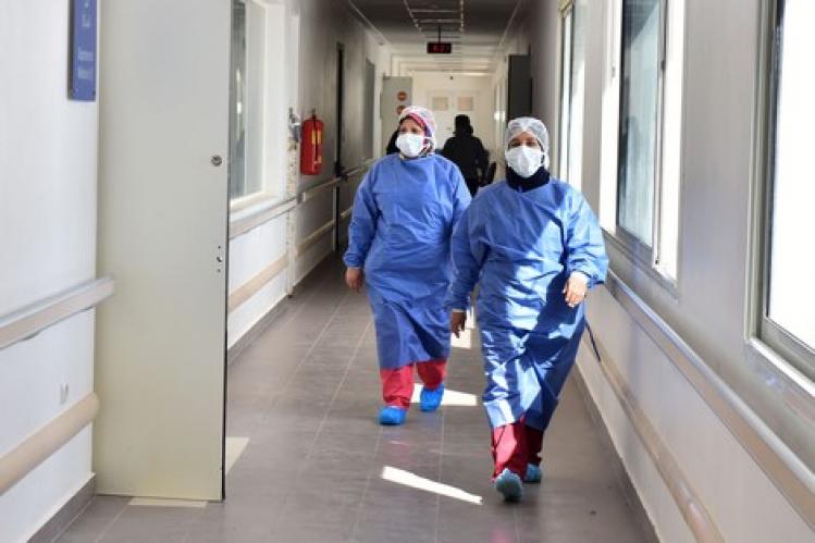 حالة « مزرية »/ ارتفاع في الإصابات/ تخوف وإحباط.. ما الوضع الذي يعيشه الممرضون بعد أشهر من تفشي كورونا؟