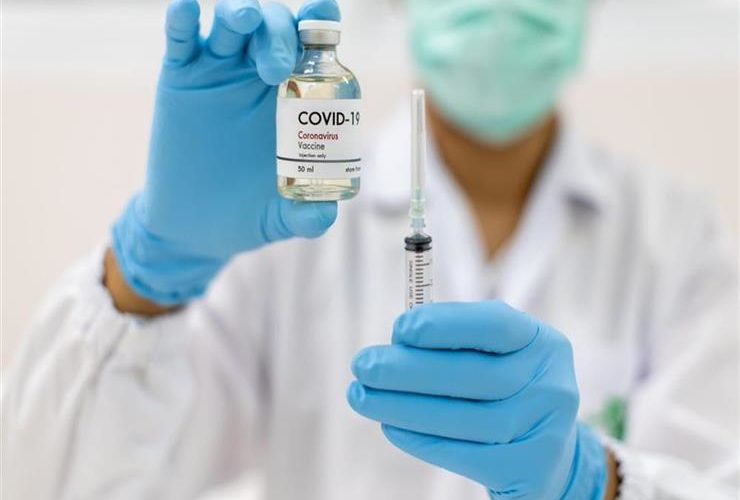 ليس قبل نهاية 2024.. شركة عالمية تحدد موعد توفير اللقاح لكل سكان العالم