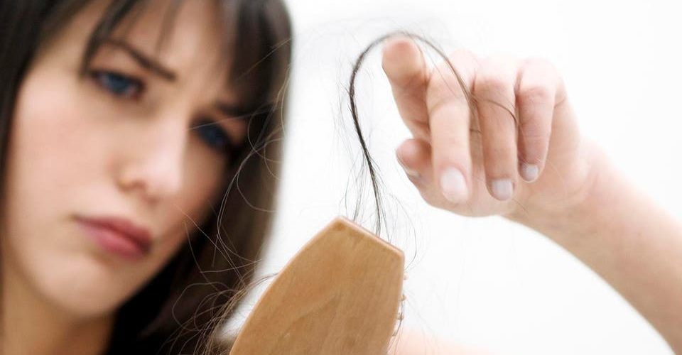 بينها تساقط الشعر والأرق.. أعراض « كورونا طويل الأمد »