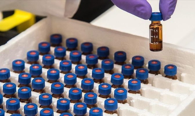 ليس قريبا.. أكبر شركة مصنعة للقاحات تكشف موعد توفير لقاح كورونا لجميع سكان الكوكب