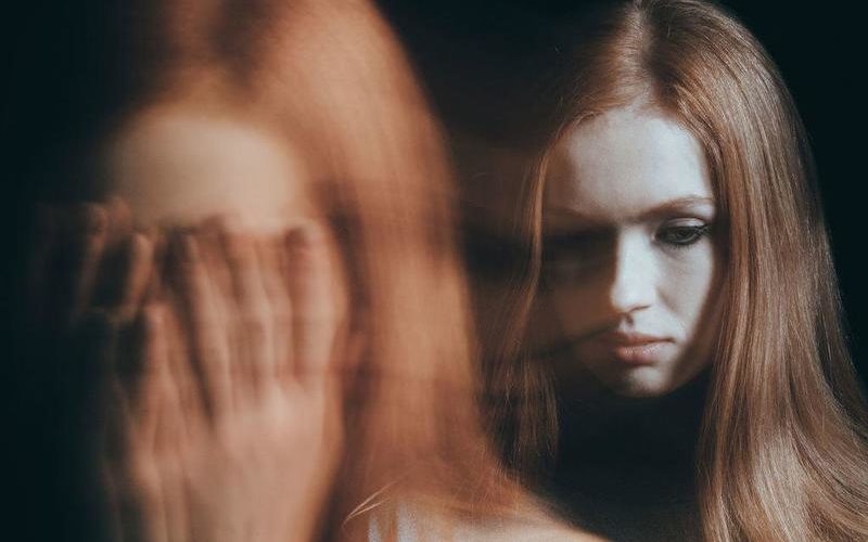 دراسة: كورونا يؤدي إلى مرض انفصام الشخصية