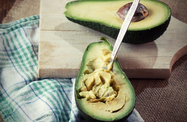 فوائده مذهلة على الصحة.. لهذا ينصح بتناول الأفوكادو يوميا