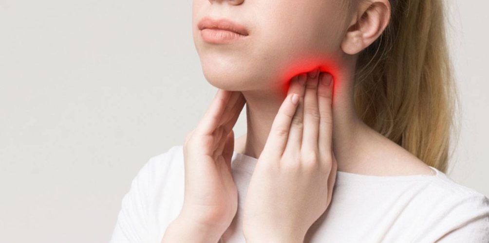 بينها اللسان واللوزتين.. علماء يحددون أفضل الأماكن لظهور بؤر كورونا وانتشاره منها