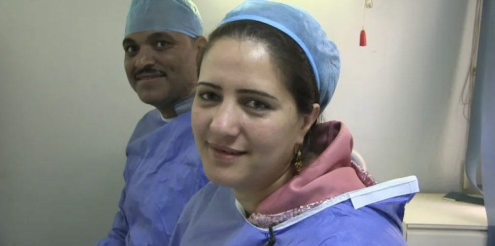 لم يحزنها يوما.. امرأة تتبرع بجزء من كبدها إلى زوجها (فيديو)