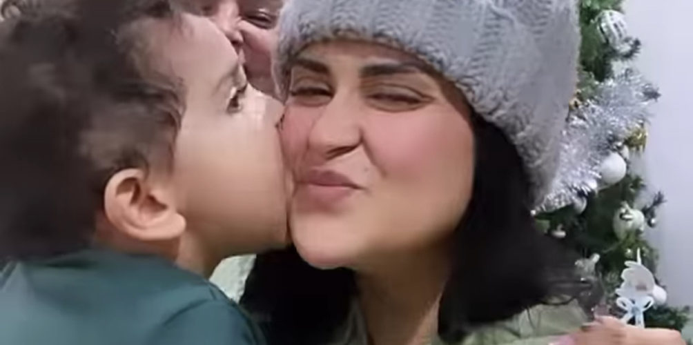 حقق أزيد من 700 ألف مشاهدة.. فيديو لسلمى رشيد وابنها ينيس ينال إعجاب رواد مواقع التواصل الاجتماعي