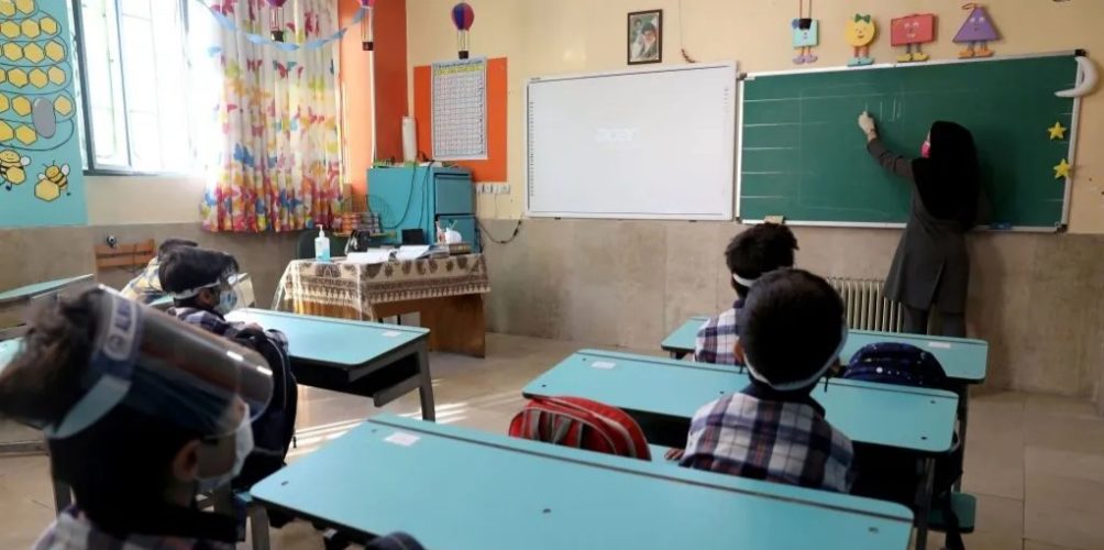 باحثون: الإصابات بكورونا وسط الأطفال سبب في زيادة تفشي الوباء لأن أغلبهم لا تظهر عليهم أعراض