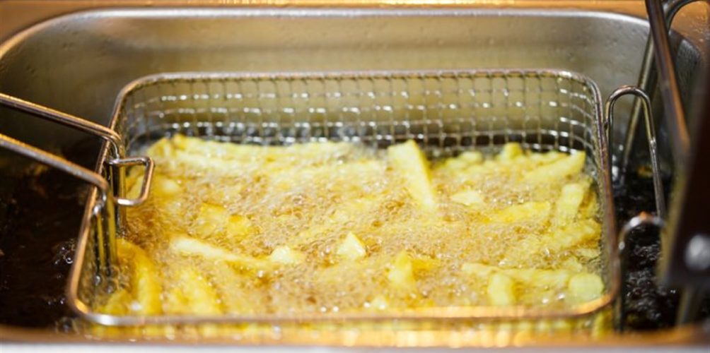 مضر جدا بالصحة.. لهذا عليكم تفادي تناول الطعام المقلي!