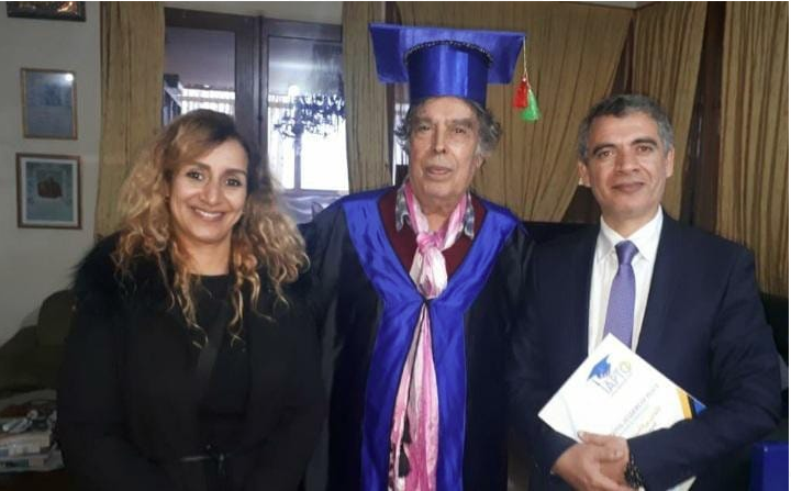 اعترافا بما قدمه للأغنية المغربية.. تقديم الدكتوراه الفخریة للفنان عبد الوهاب الدكالي (صور)