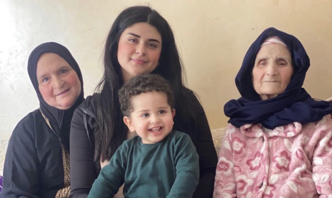 تجمعها بأقرب الناس إليها.. سلمى رشيد تنشر أحب صورة إلى قلبها