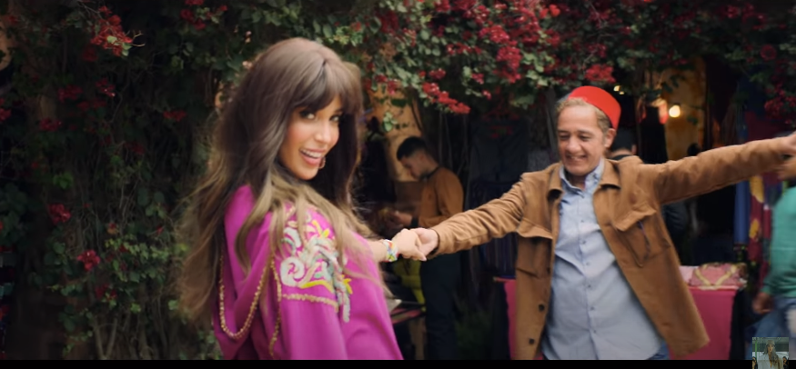 &laquo;&nbsp;نور الهلال&nbsp;&raquo;.. كريمة غيث ومروان أصيل يغنيان عن أجواء رمضان (فيديو)